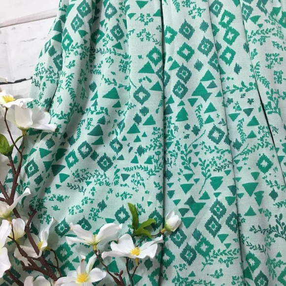 LuLaRoe Amelia Dress Woven Jacquard Botanical Mountain Geometric Print  XXS NWT - Picture 2 of 2